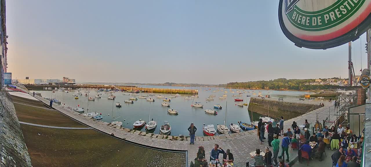 Douarnenez - Le Port Rosmeur Marine Live Cam - Quimper, Finistère, Bretagne, France