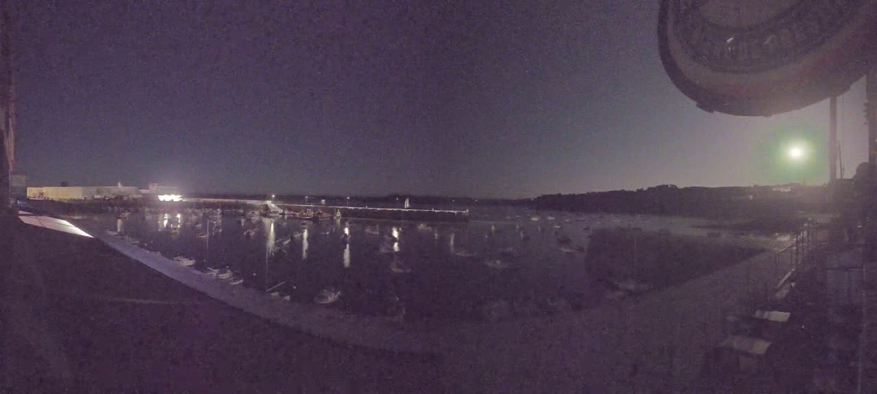 Douarnenez - Le Port Rosmeur Marine Live Cam - Quimper, Finistère, Bretagne, France