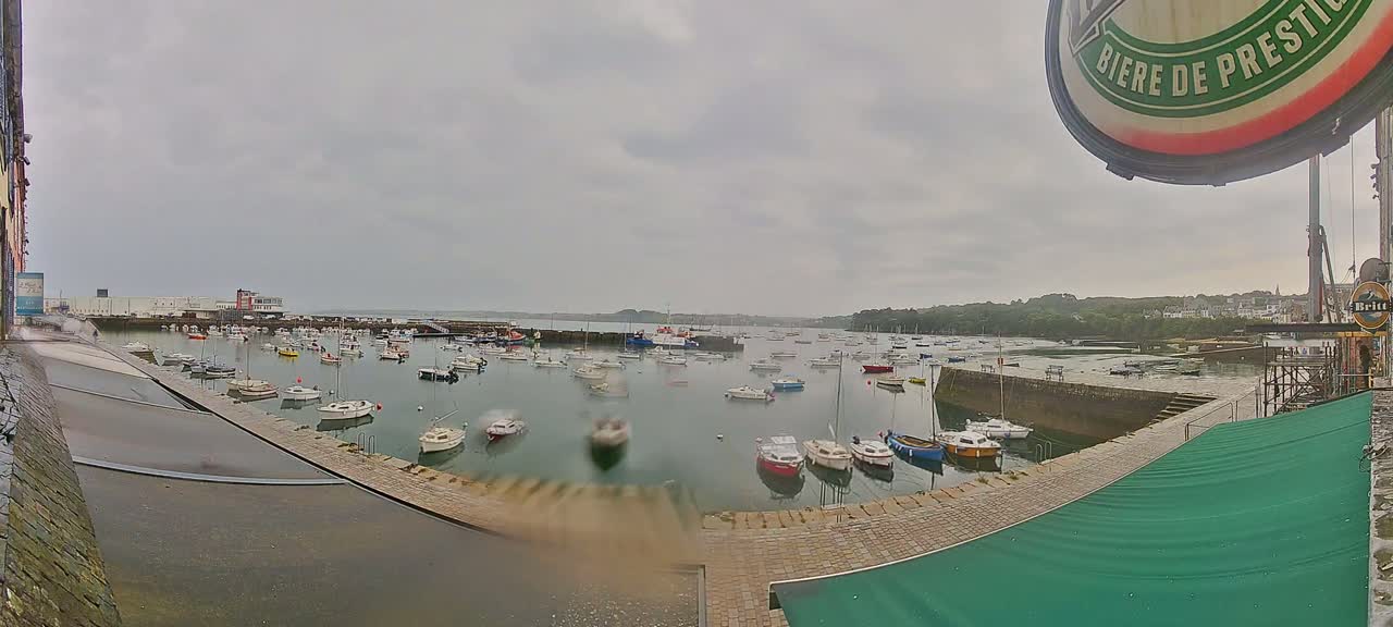 Douarnenez - Le Port Rosmeur Marine Live Cam - Quimper, Finistère, Bretagne, France