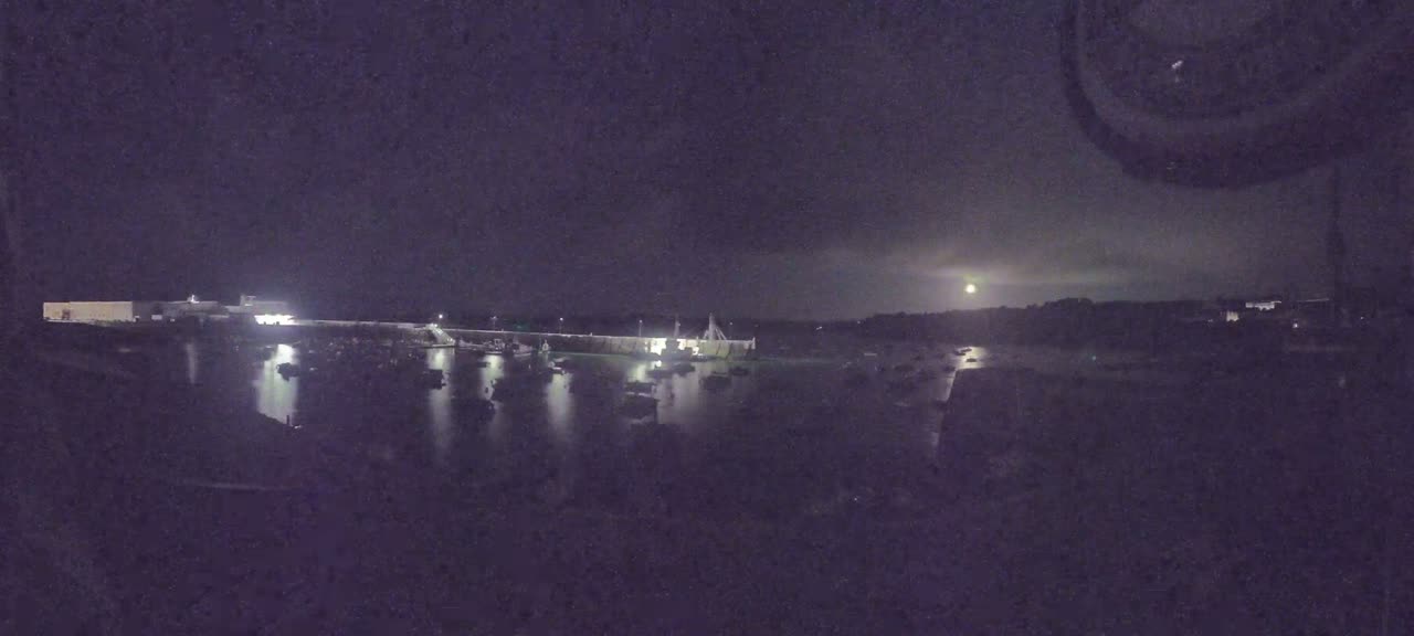 Douarnenez - Le Port Rosmeur Marine Live Cam - Quimper, Finistère, Bretagne, France