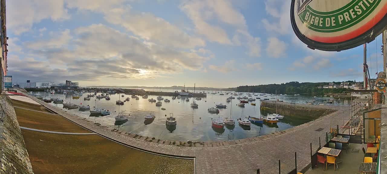 Douarnenez - Le Port Rosmeur Marine Live Cam - Quimper, Finistère, Bretagne, France
