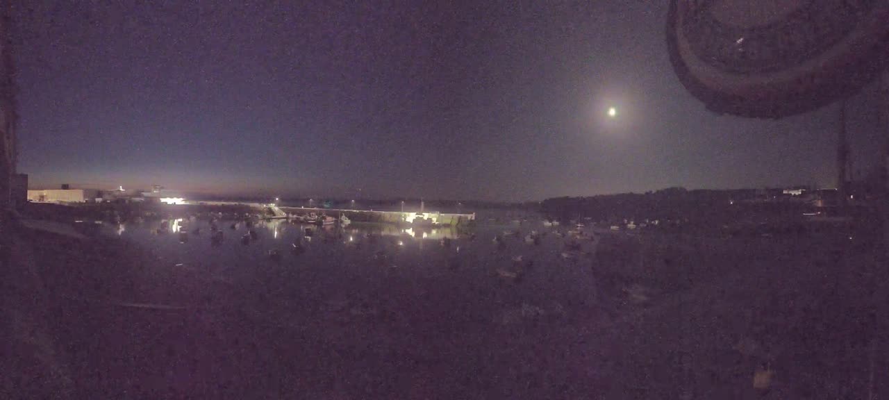 Douarnenez - Le Port Rosmeur Marine Live Cam - Quimper, Finistère, Bretagne, France