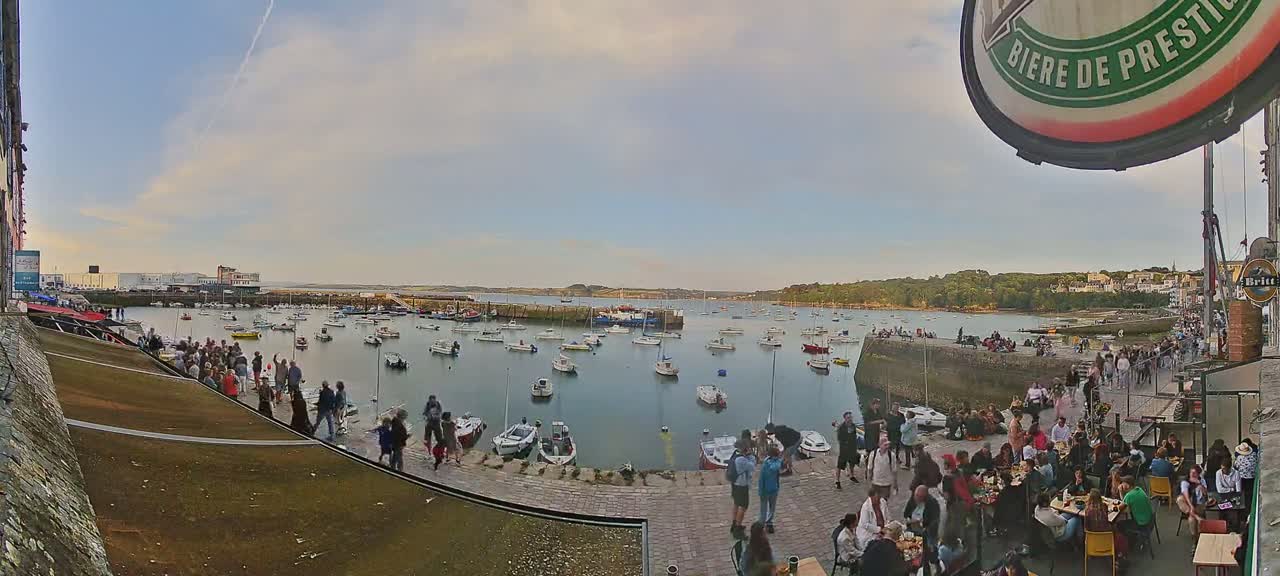 Douarnenez - Le Port Rosmeur Marine Live Cam - Quimper, Finistère, Bretagne, France