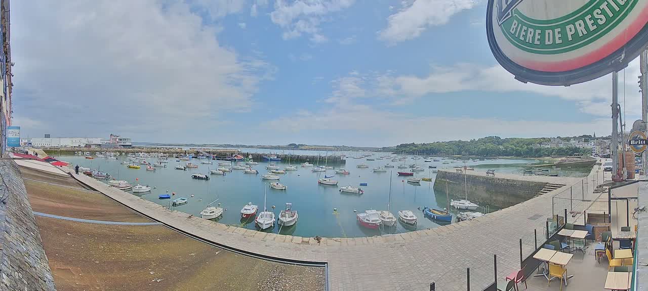 Douarnenez - Le Port Rosmeur Marine Live Cam - Quimper, Finistère, Bretagne, France