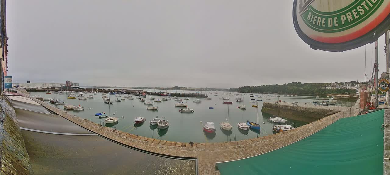 Douarnenez - Le Port Rosmeur Marine Live Cam - Quimper, Finistère, Bretagne, France