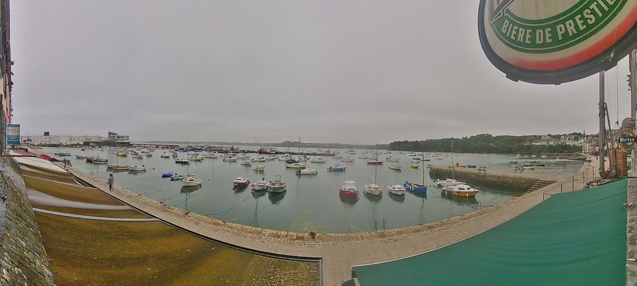 Douarnenez - Le Port Rosmeur Marine Live Cam - Quimper, Finistère, Bretagne, France