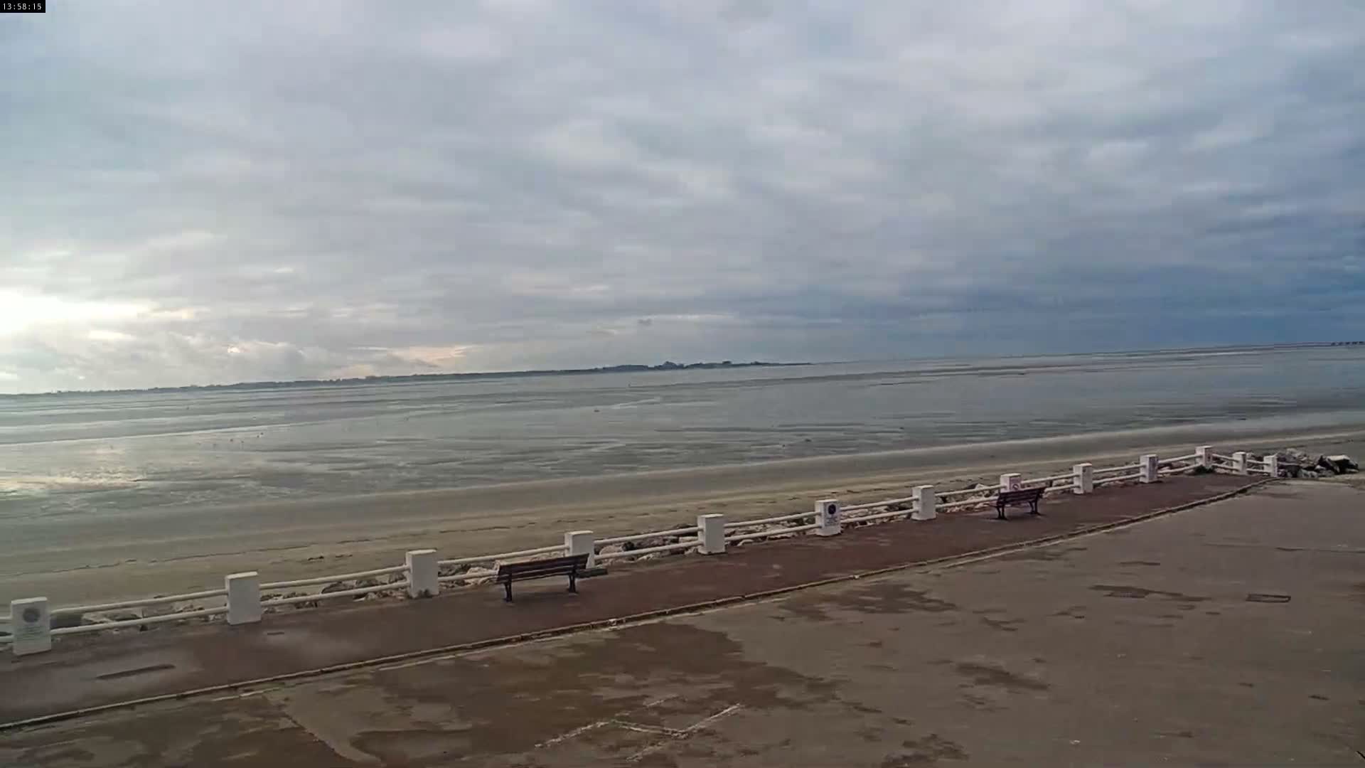 Plage Le Crotoy Beach Live Cam - Abbeville, Somme, Hauts-de-France, France