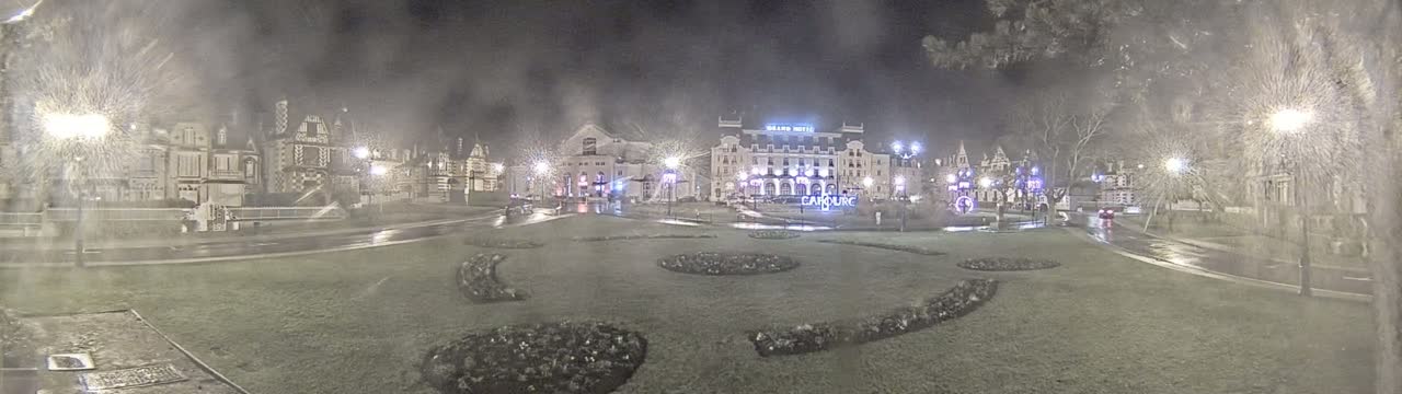 Cabourg , Statue Pavillon Charles Bertrand & City View Live Cam - Lisieux, Calvados, Normandie, France