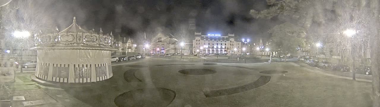 Cabourg , Statue Pavillon Charles Bertrand & City View Live Cam - Lisieux, Calvados, Normandie, France