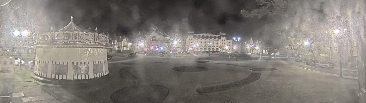 Cabourg , Statue Pavillon Charles Bertrand & City View Live Cam - Lisieux, Calvados, Normandie, France