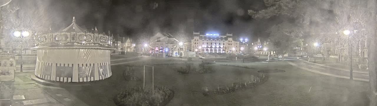 Cabourg , Statue Pavillon Charles Bertrand & City View Live Cam - Lisieux, Calvados, Normandie, France