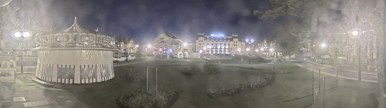 Cabourg , Statue Pavillon Charles Bertrand & City View Live Cam - Lisieux, Calvados, Normandie, France
