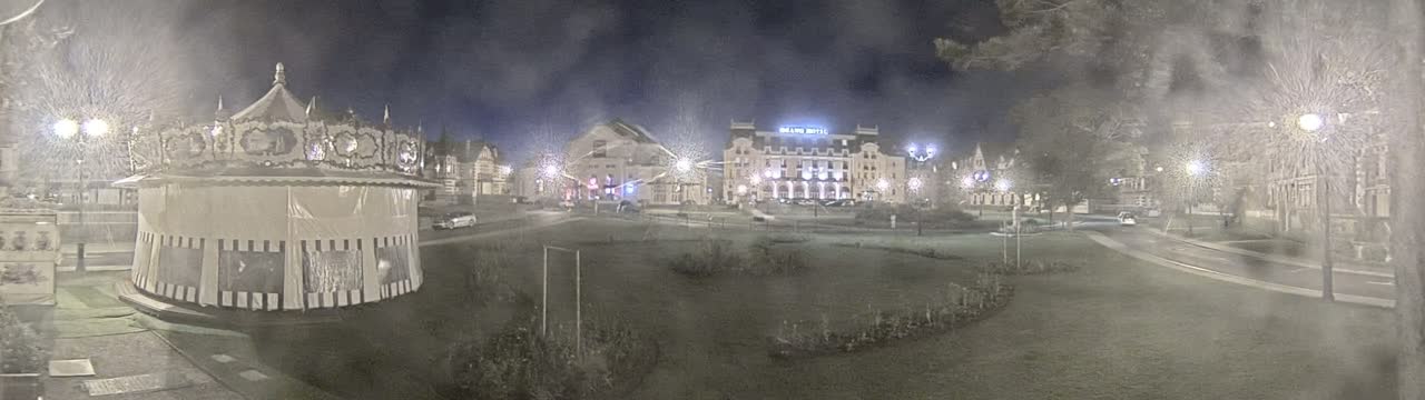 Cabourg , Statue Pavillon Charles Bertrand & City View Live Cam - Lisieux, Calvados, Normandie, France