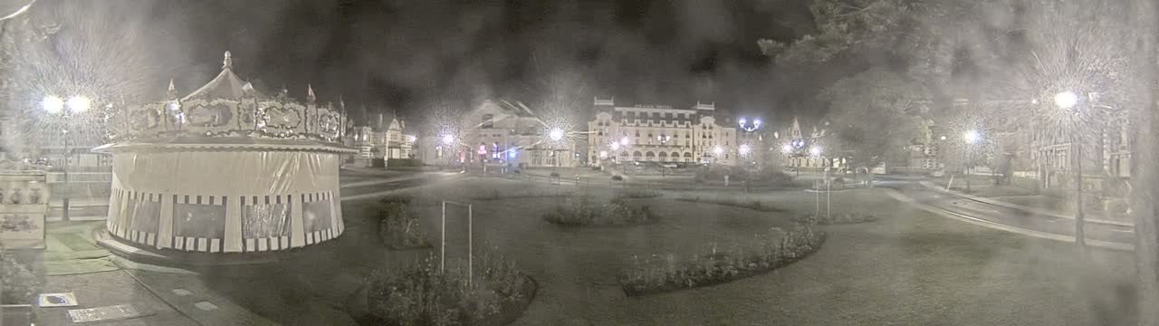 Cabourg , Statue Pavillon Charles Bertrand & City View Live Cam - Lisieux, Calvados, Normandie, France