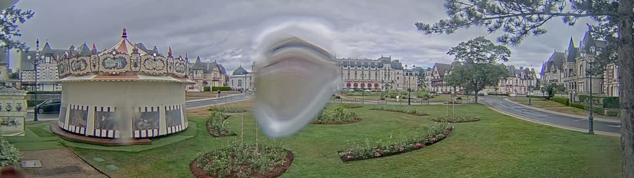 Cabourg , Statue Pavillon Charles Bertrand & City View Live Cam - Lisieux, Calvados, Normandie, France