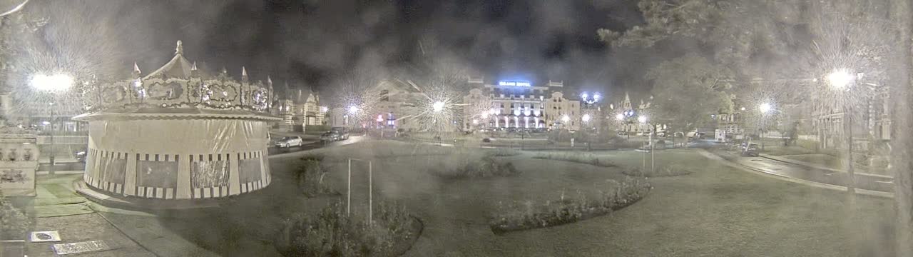 Cabourg , Statue Pavillon Charles Bertrand & City View Live Cam - Lisieux, Calvados, Normandie, France