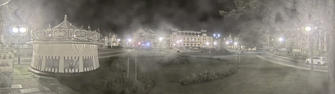 Cabourg , Statue Pavillon Charles Bertrand & City View Live Cam - Lisieux, Calvados, Normandie, France