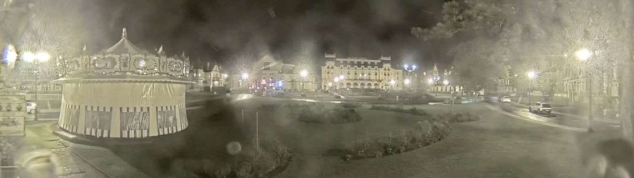 Cabourg , Statue Pavillon Charles Bertrand & City View Live Cam - Lisieux, Calvados, Normandie, France