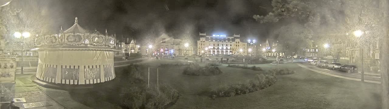 Cabourg , Statue Pavillon Charles Bertrand & City View Live Cam - Lisieux, Calvados, Normandie, France