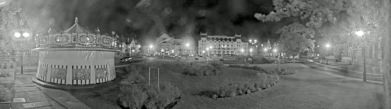 Cabourg , Statue Pavillon Charles Bertrand & City View Live Cam - Lisieux, Calvados, Normandie, France