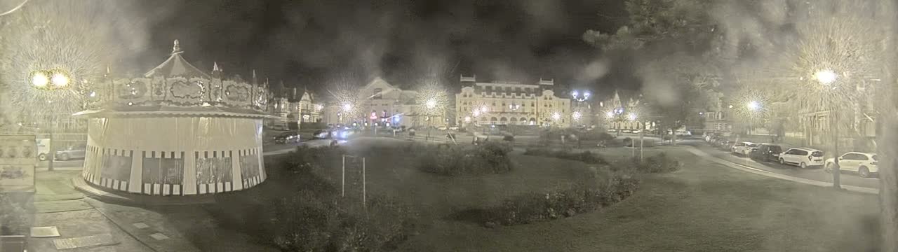 Cabourg , Statue Pavillon Charles Bertrand & City View Live Cam - Lisieux, Calvados, Normandie, France