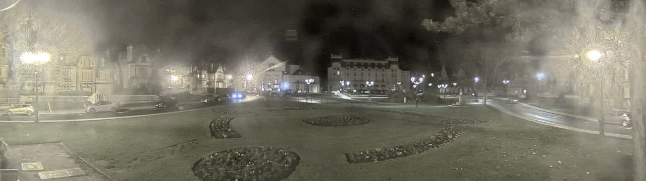 Cabourg , Statue Pavillon Charles Bertrand & City View Live Cam - Lisieux, Calvados, Normandie, France