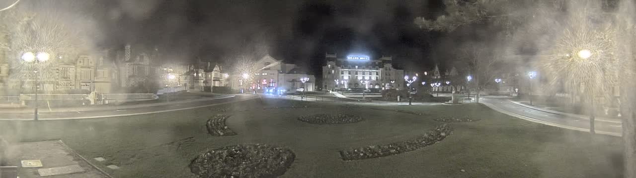 Cabourg , Statue Pavillon Charles Bertrand & City View Live Cam - Lisieux, Calvados, Normandie, France