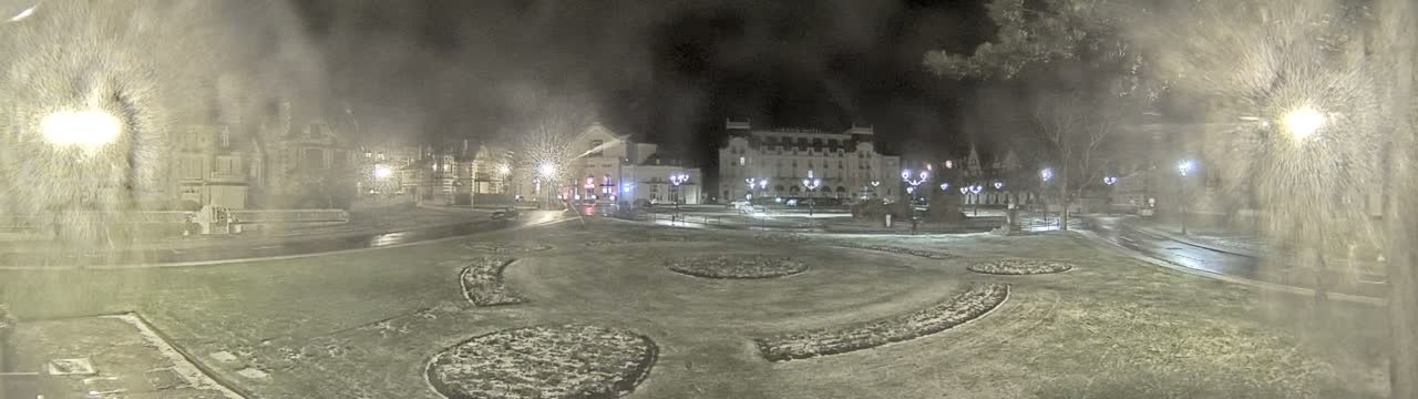 Cabourg , Statue Pavillon Charles Bertrand & City View Live Cam - Lisieux, Calvados, Normandie, France