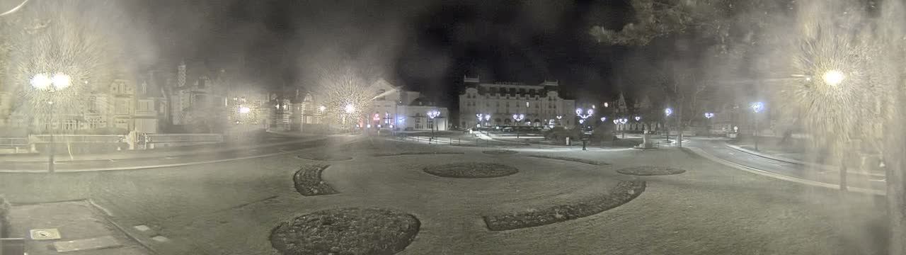 Cabourg , Statue Pavillon Charles Bertrand & City View Live Cam - Lisieux, Calvados, Normandie, France