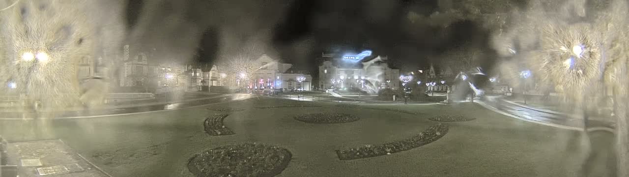 Cabourg , Statue Pavillon Charles Bertrand & City View Live Cam - Lisieux, Calvados, Normandie, France