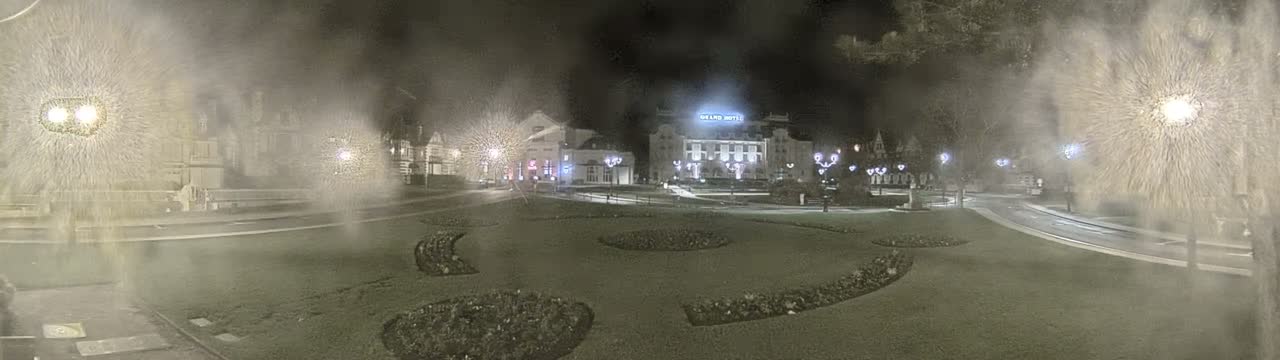 Cabourg , Statue Pavillon Charles Bertrand & City View Live Cam - Lisieux, Calvados, Normandie, France