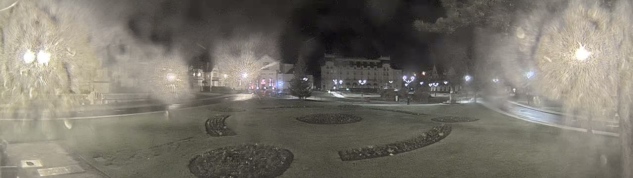 Cabourg , Statue Pavillon Charles Bertrand & City View Live Cam - Lisieux, Calvados, Normandie, France