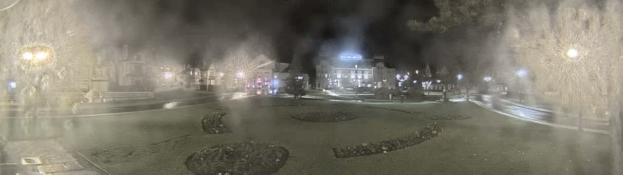 Cabourg , Statue Pavillon Charles Bertrand & City View Live Cam - Lisieux, Calvados, Normandie, France