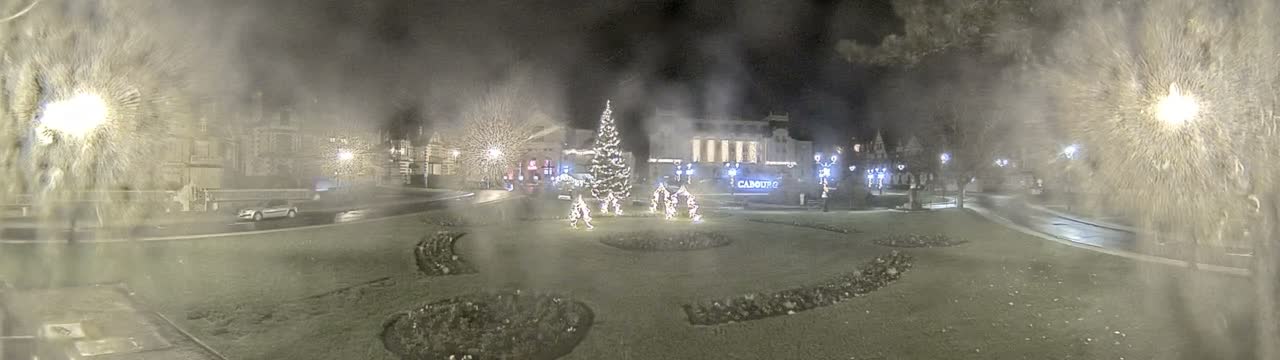 Cabourg , Statue Pavillon Charles Bertrand & City View Live Cam - Lisieux, Calvados, Normandie, France