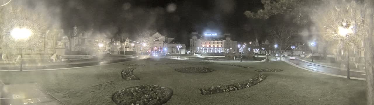 Cabourg , Statue Pavillon Charles Bertrand & City View Live Cam - Lisieux, Calvados, Normandie, France