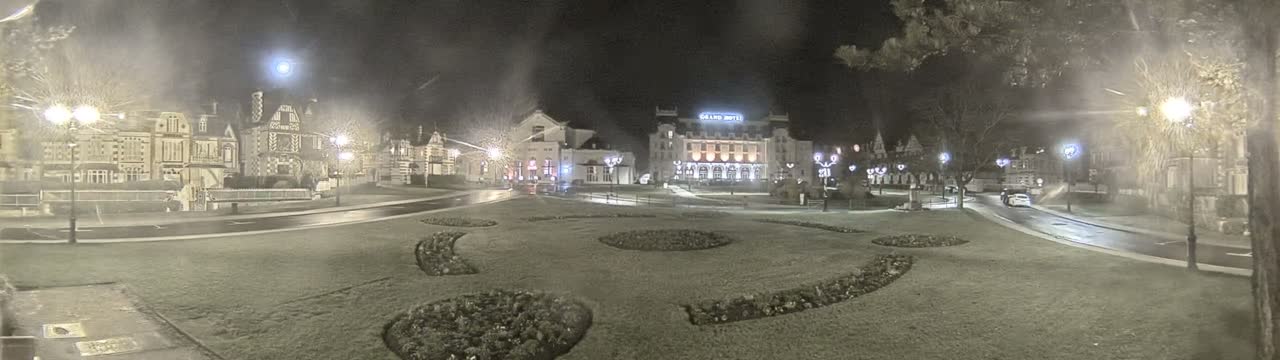 Cabourg , Statue Pavillon Charles Bertrand & City View Live Cam - Lisieux, Calvados, Normandie, France