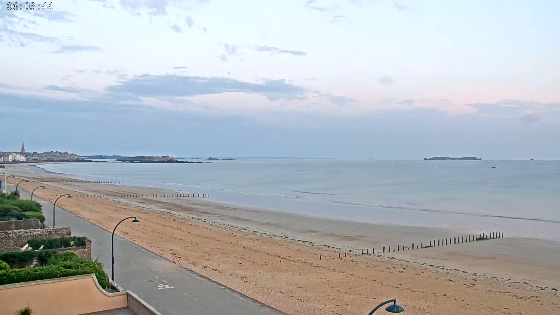 Saint-Malo - Plage de La Hoguette Beach Live Cam - Saint-Malo, Ille-et-Vilaine, Bretagne, France