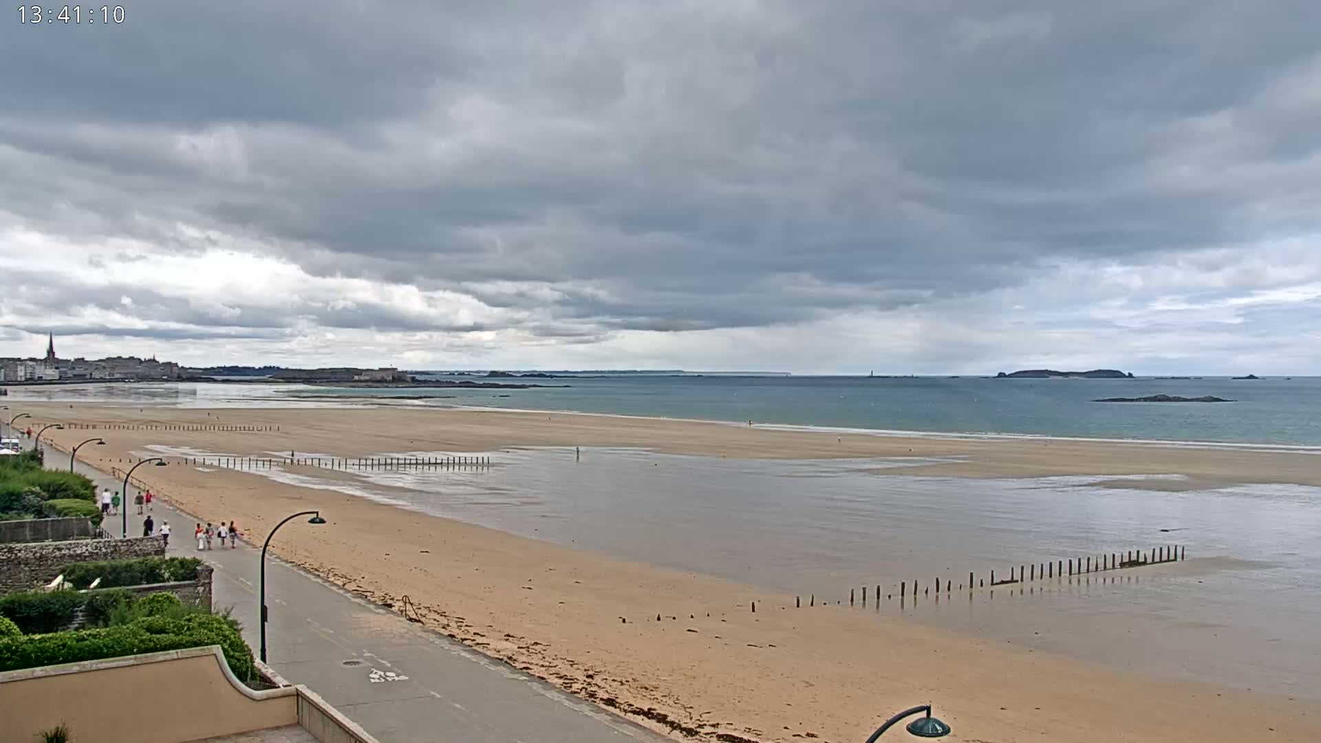 Saint-Malo - Plage de La Hoguette Beach Live Cam - Saint-Malo, Ille-et-Vilaine, Bretagne, France