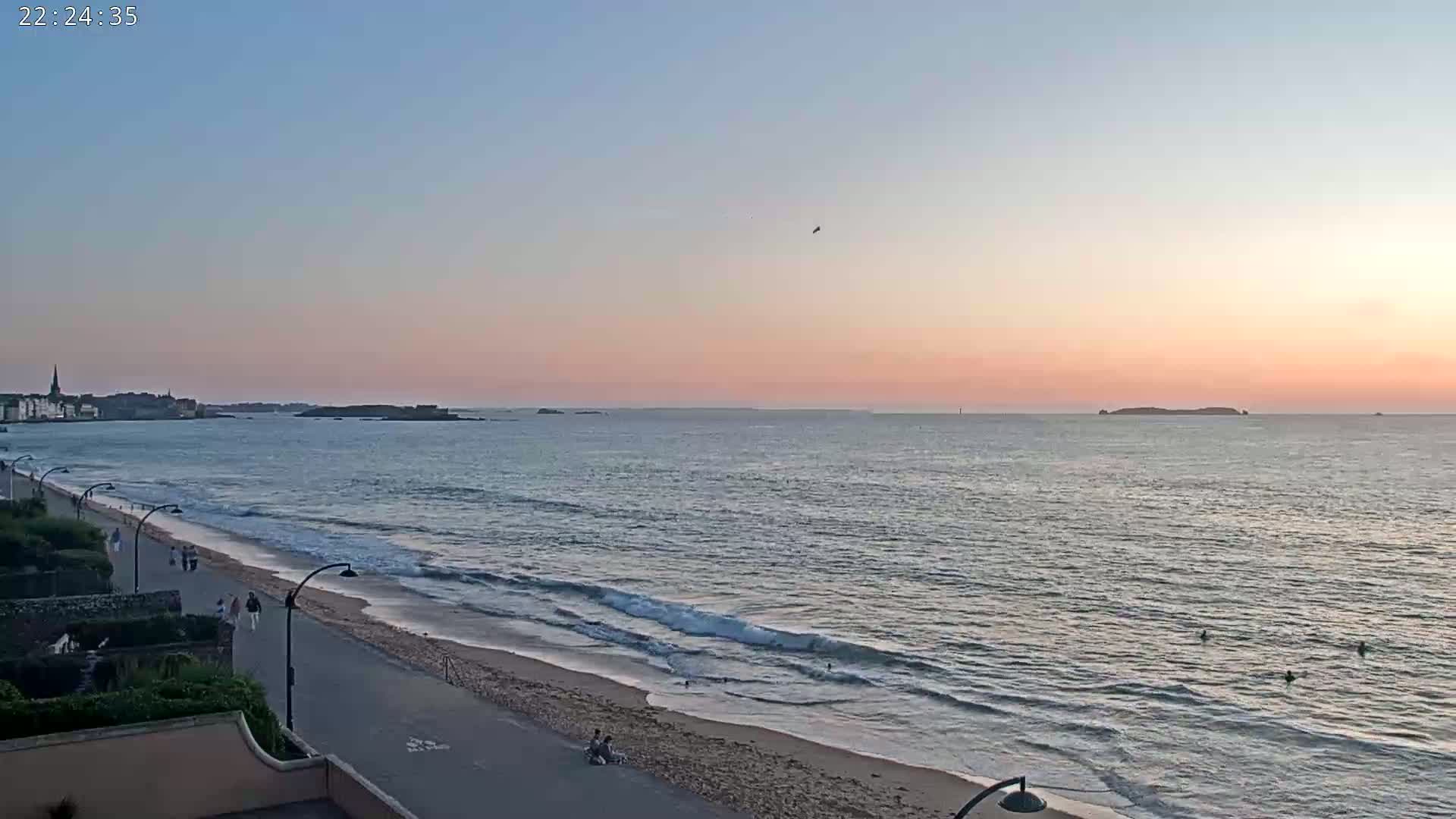 Saint-Malo - Plage de La Hoguette Beach Live Cam - Saint-Malo, Ille-et-Vilaine, Bretagne, France