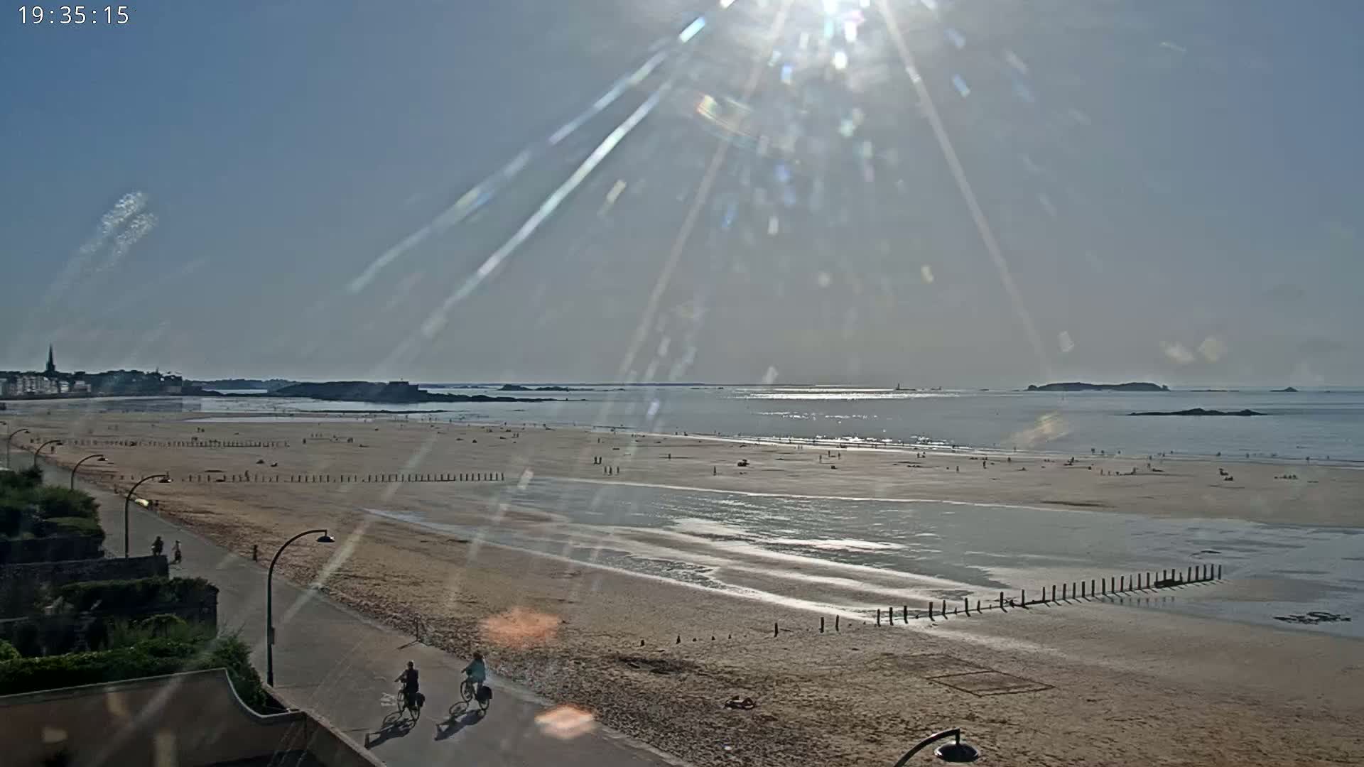 Saint-Malo - Plage de La Hoguette Beach Live Cam - Saint-Malo, Ille-et-Vilaine, Bretagne, France