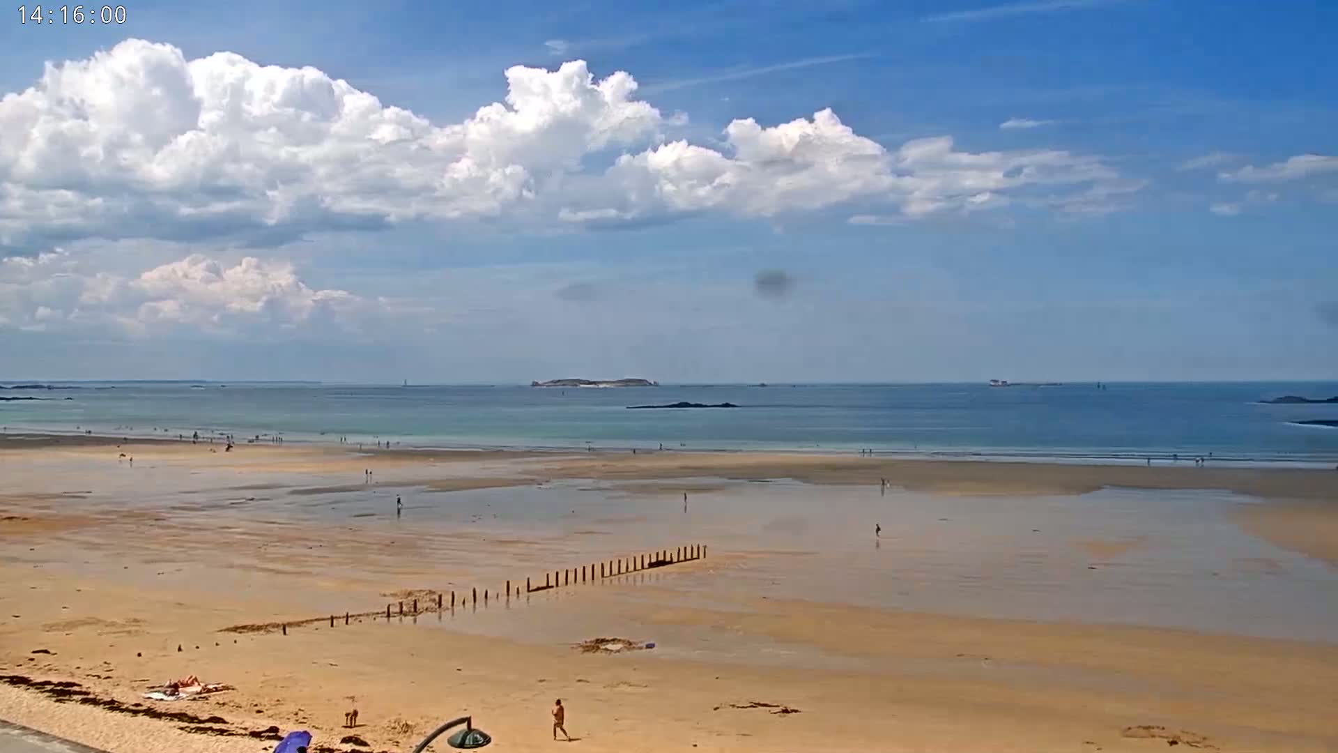 Saint-Malo - Plage de La Hoguette Beach Live Cam - Saint-Malo, Ille-et-Vilaine, Bretagne, France