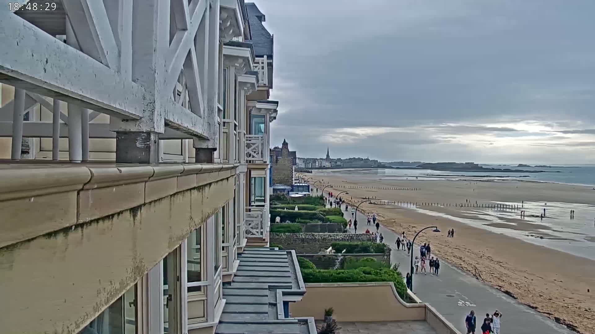Saint-Malo - Plage de La Hoguette Beach Live Cam - Saint-Malo, Ille-et-Vilaine, Bretagne, France