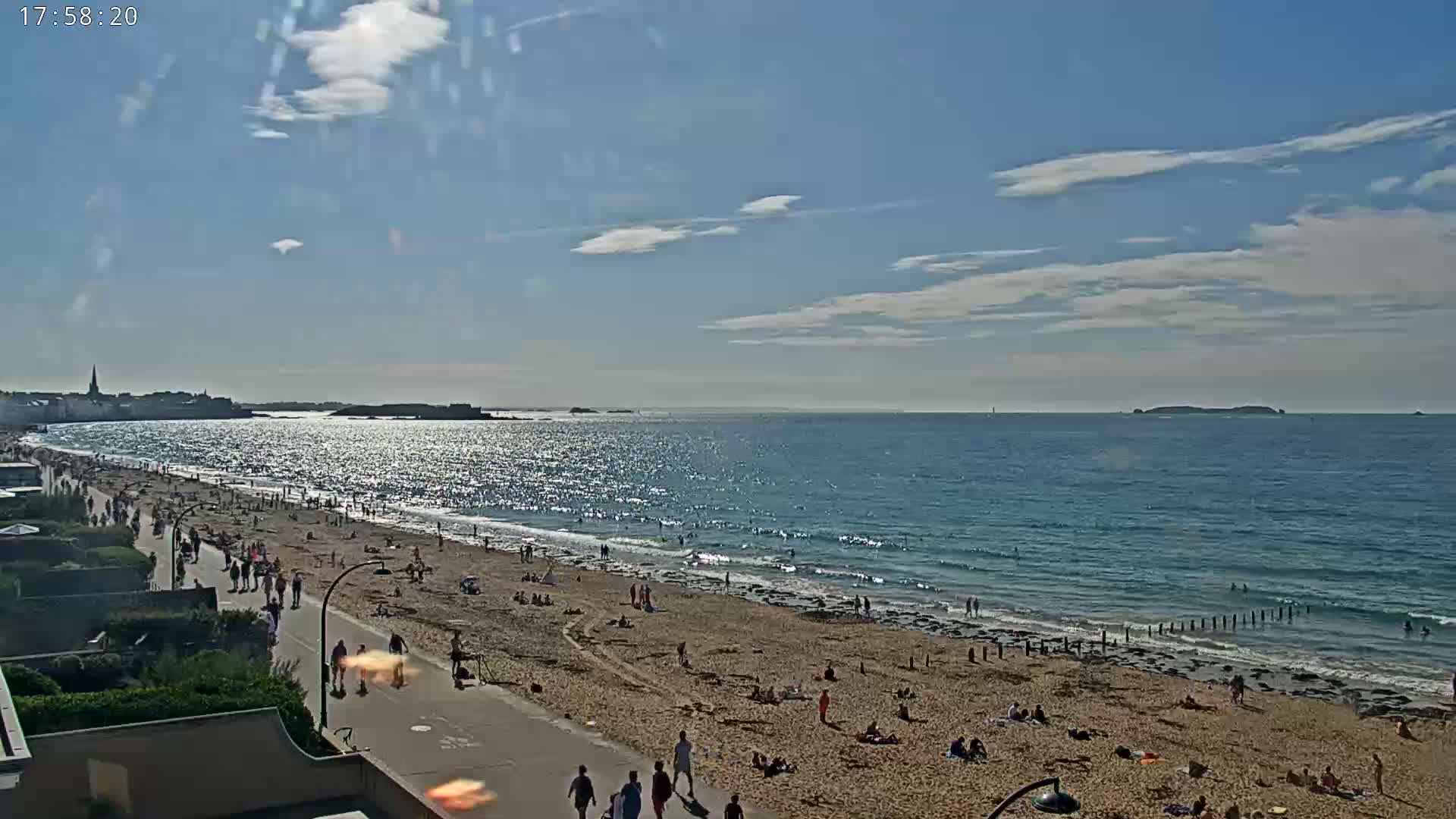 Saint-Malo - Plage de La Hoguette Beach Live Cam - Saint-Malo, Ille-et-Vilaine, Bretagne, France