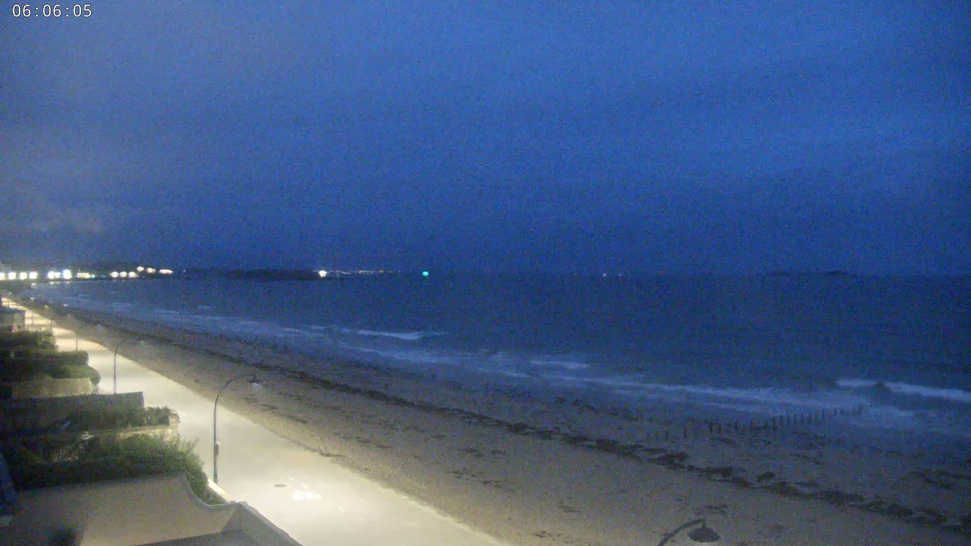 Saint-Malo - Plage de La Hoguette Beach Live Cam - Saint-Malo, Ille-et-Vilaine, Bretagne, France
