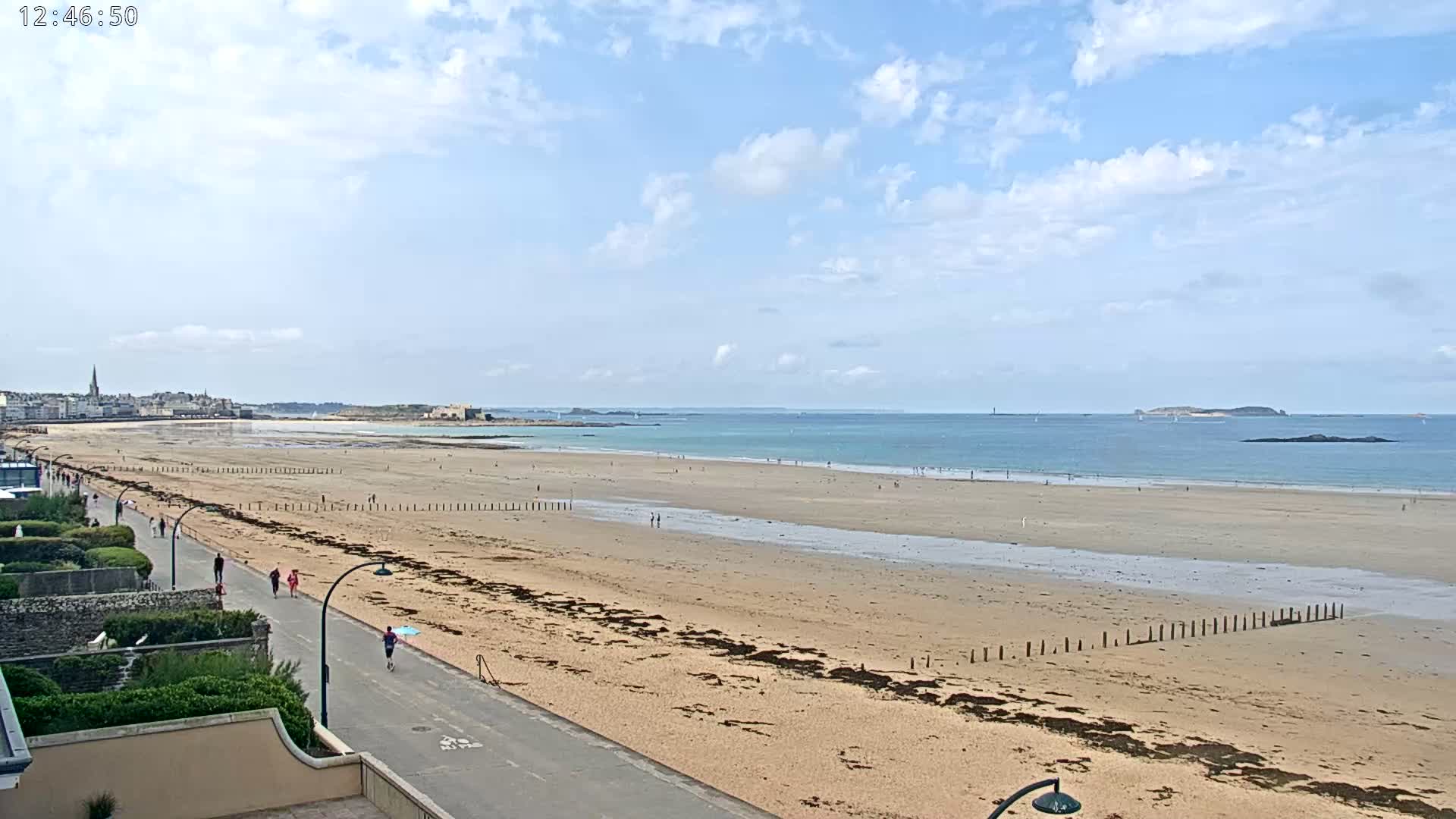 Saint-Malo - Plage de La Hoguette Beach Live Cam - Saint-Malo, Ille-et-Vilaine, Bretagne, France