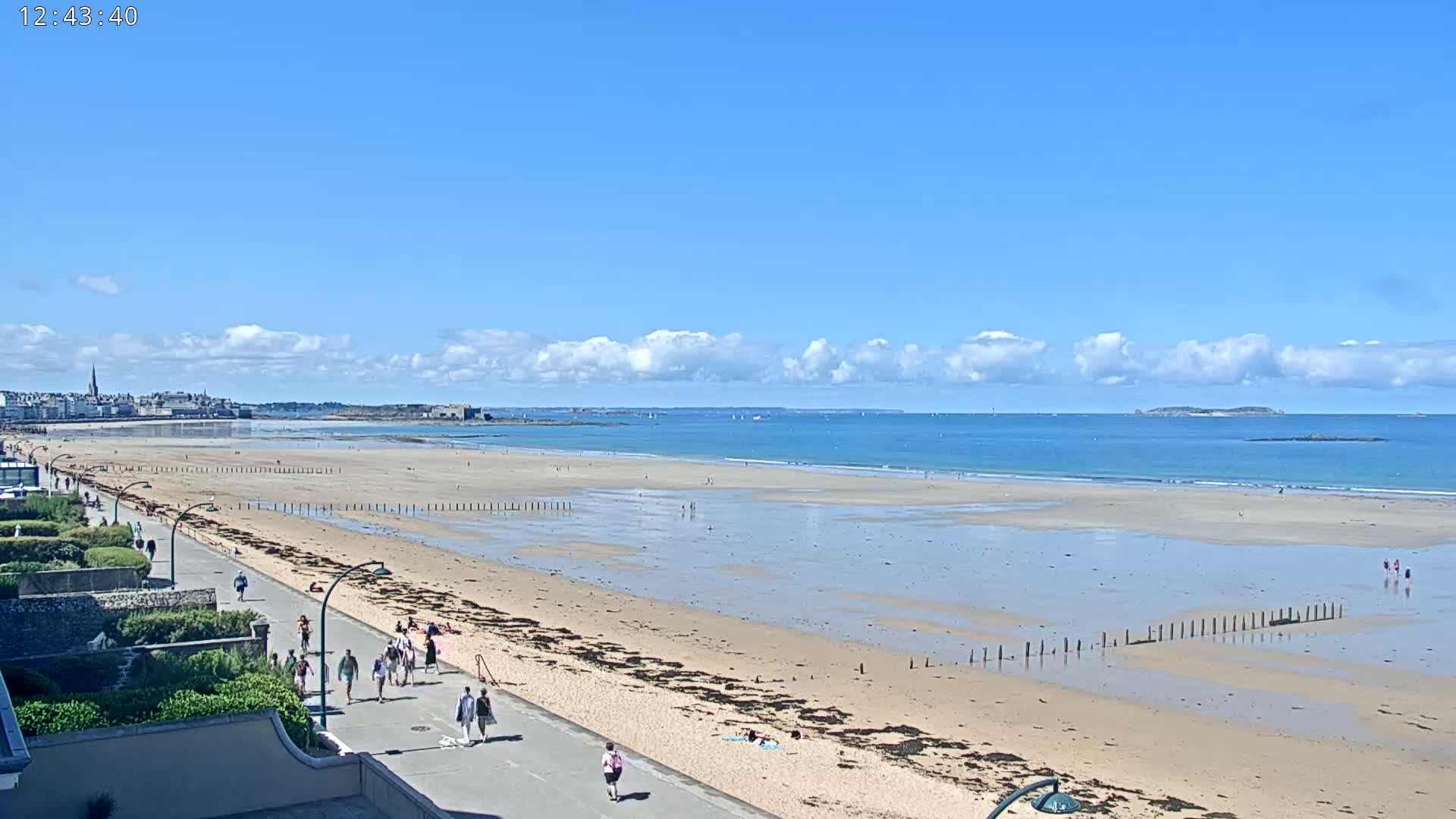 Saint-Malo - Plage de La Hoguette Beach Live Cam - Saint-Malo, Ille-et-Vilaine, Bretagne, France