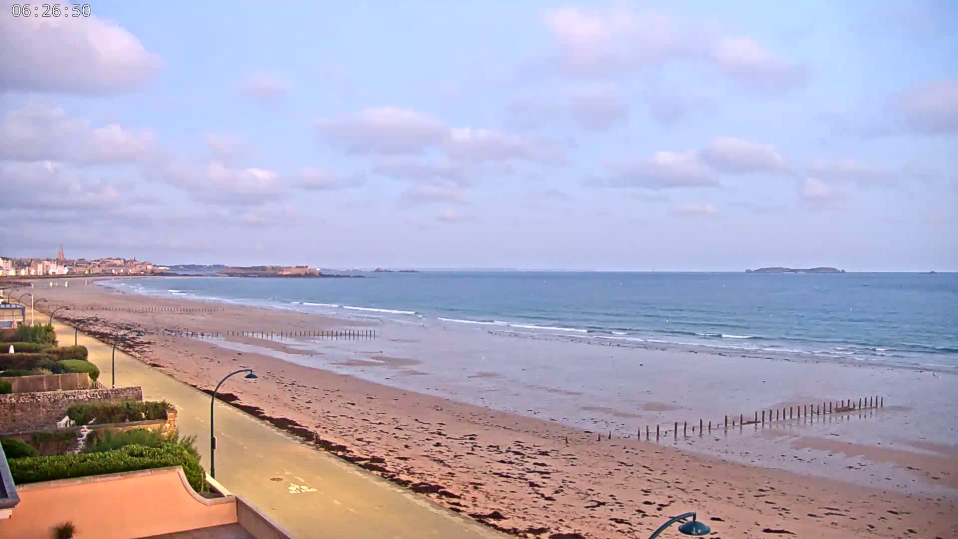 Saint-Malo - Plage de La Hoguette Beach Live Cam - Saint-Malo, Ille-et-Vilaine, Bretagne, France