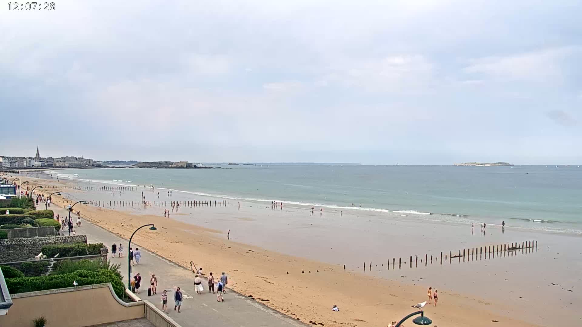 Saint-Malo - Plage de La Hoguette Beach Live Cam - Saint-Malo, Ille-et-Vilaine, Bretagne, France