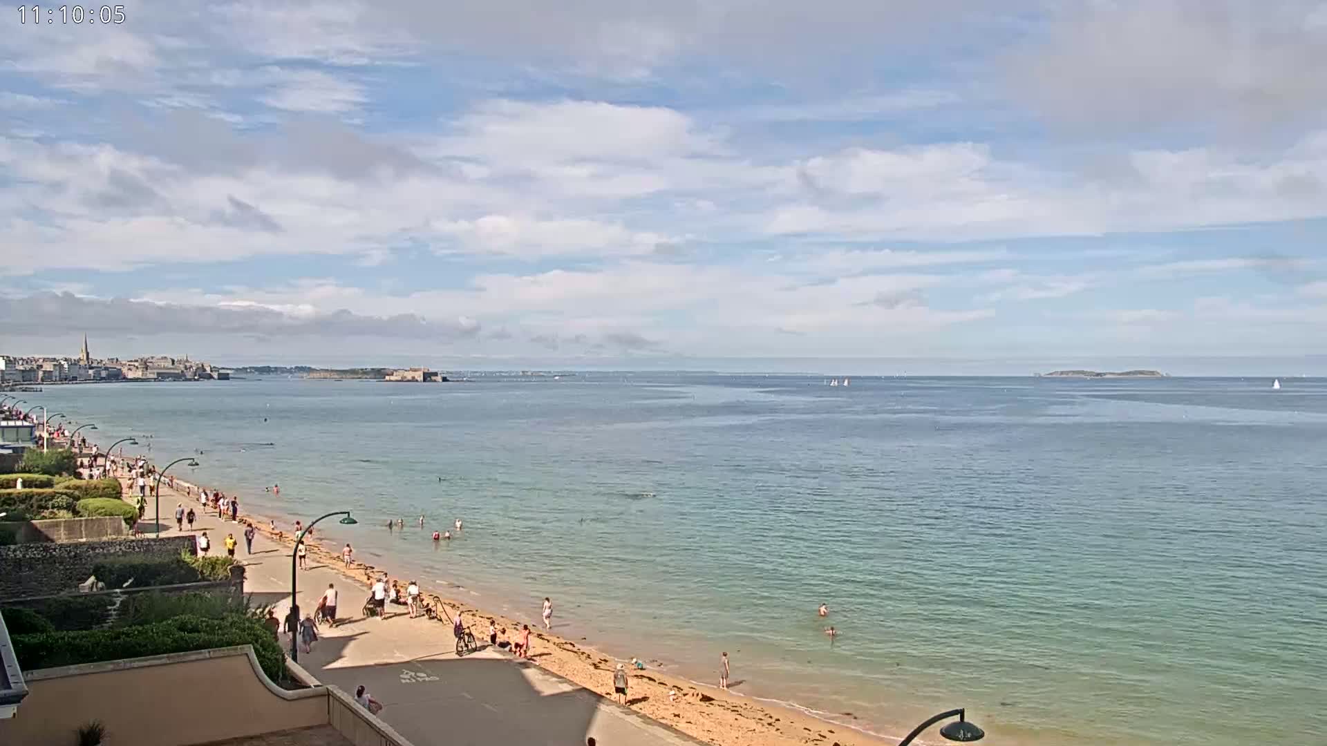 Saint-Malo - Plage de La Hoguette Beach Live Cam - Saint-Malo, Ille-et-Vilaine, Bretagne, France