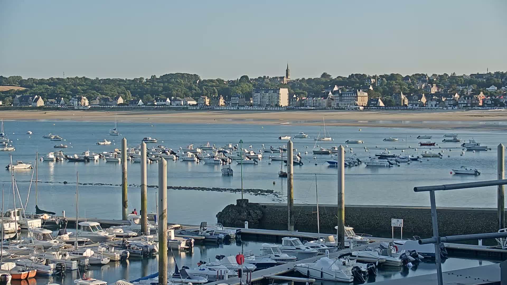 Saint-Cast-le-Guildo Marine & Beach Live Cam - Dinan, Cotes-d'Armor, Bretagne, France